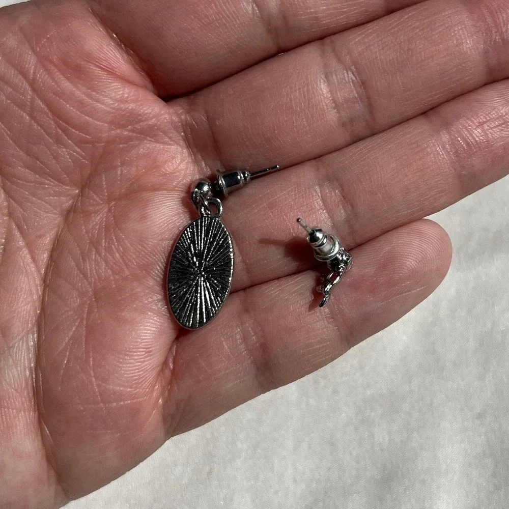 Silver Mismatched Rose Stud Earrings OS Cottagecore Romantic Gothic Victorian